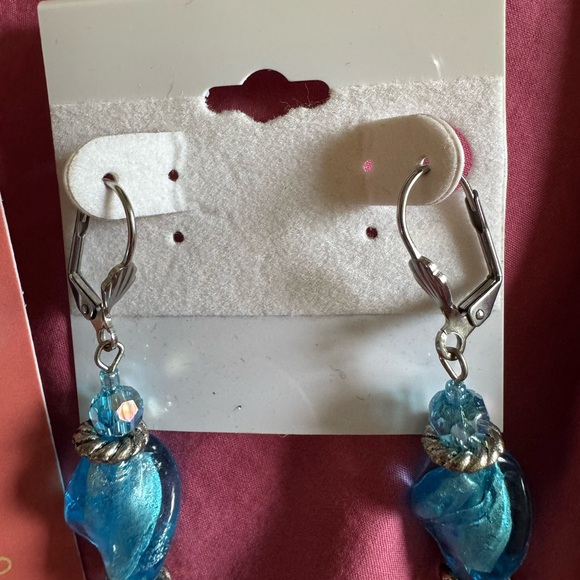 Elegant Blue and Pearl Earrings Set - Picture 4 of 4